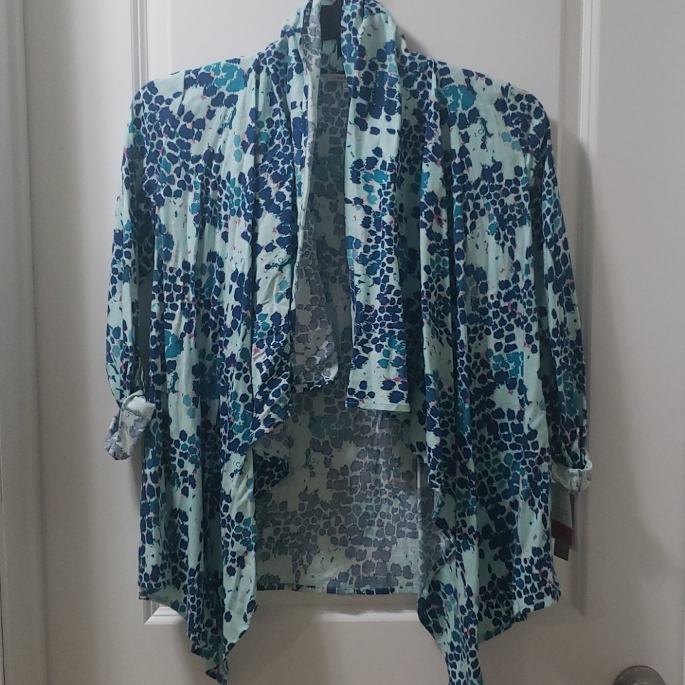 Blue open front shirt 3/4 sleeve